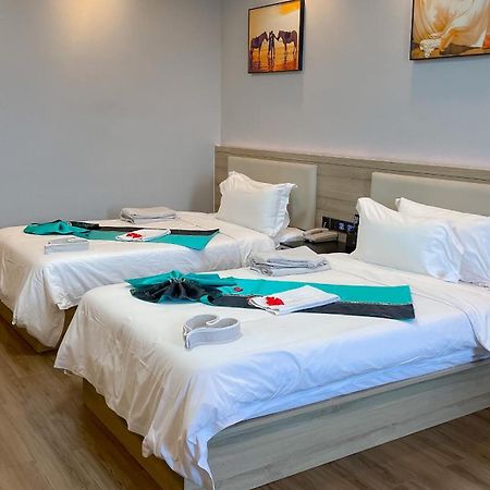 G.C Royal Hotel Accra Extérieur photo
